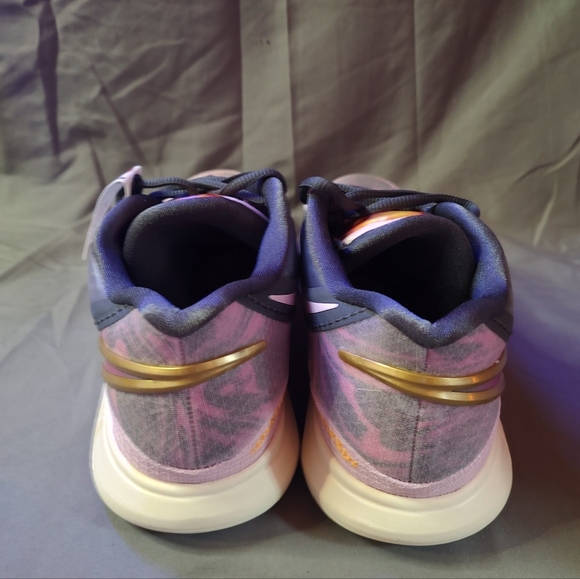 Nike Kyrie 8 ASW pink foam - Picture 3 of 5